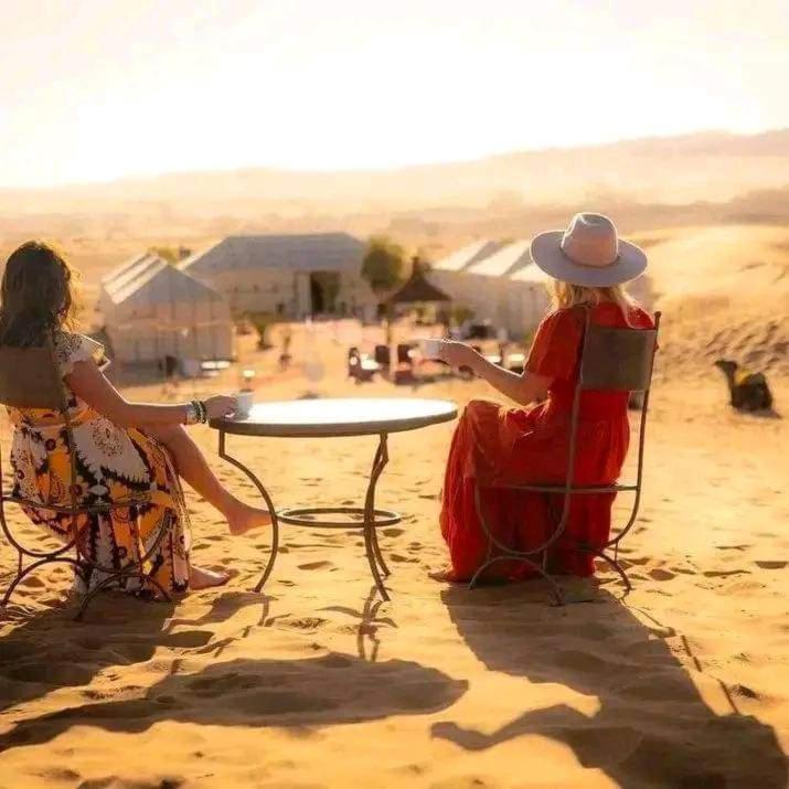 Bivouac Camel Trips Hotel Merzouga Buitenkant foto