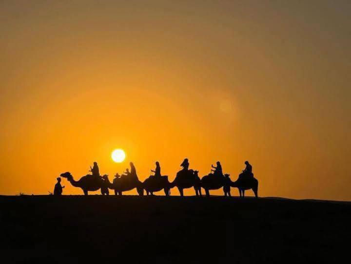 Bivouac Camel Trips Hotel Merzouga Buitenkant foto