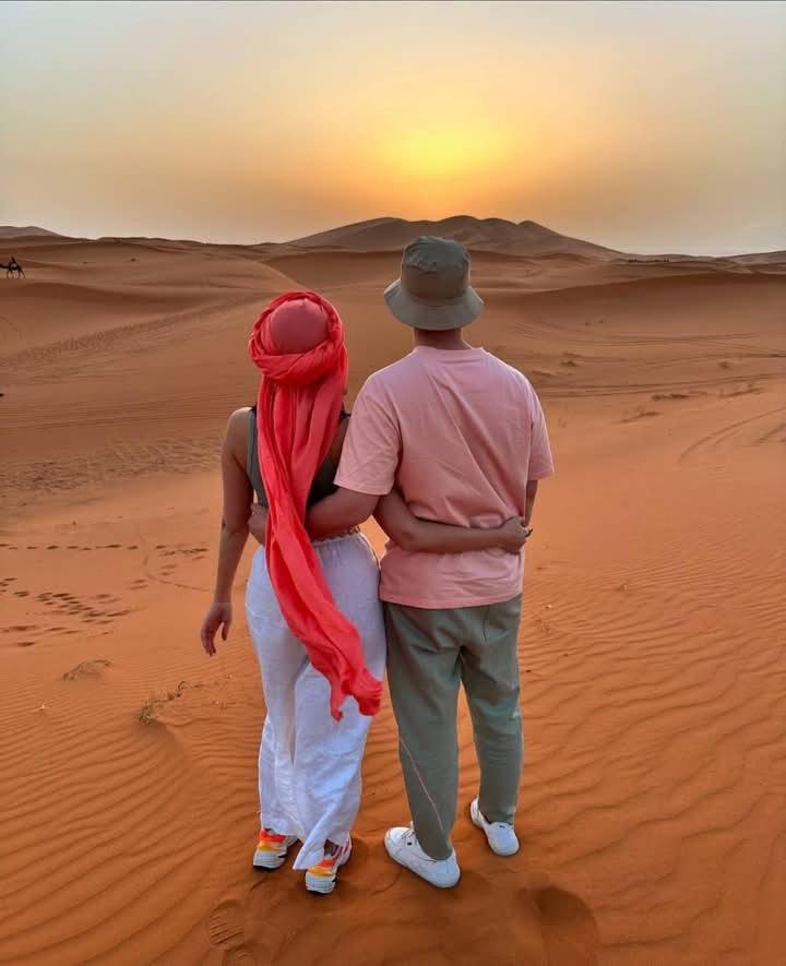 Bivouac Camel Trips Hotel Merzouga Buitenkant foto