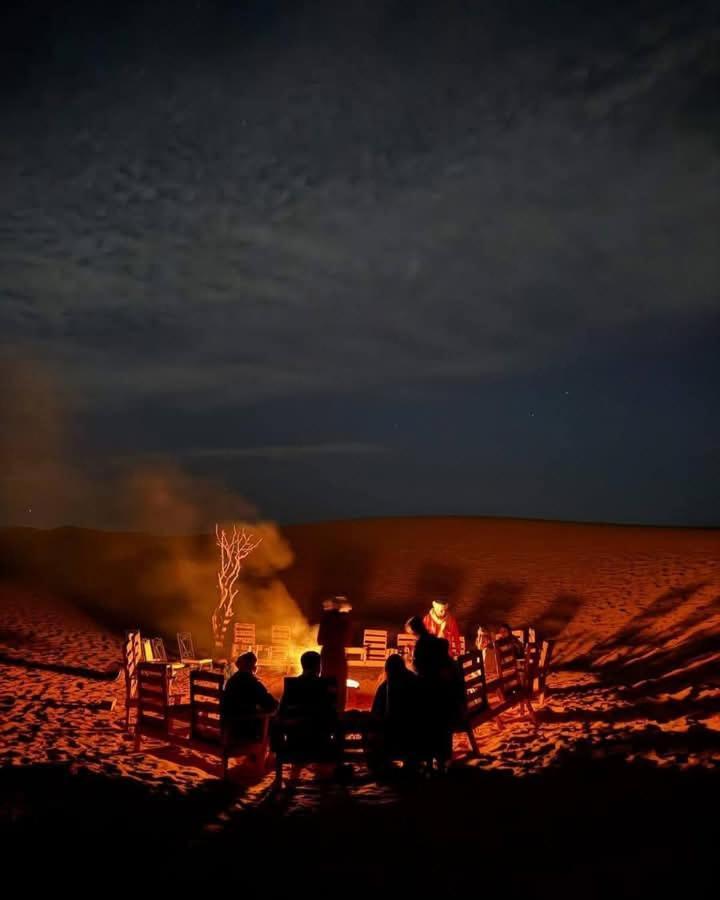 Bivouac Camel Trips Hotel Merzouga Buitenkant foto